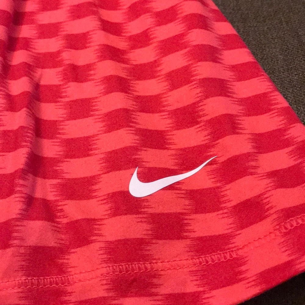 Nike Razorback tank - Picture 3 of 3